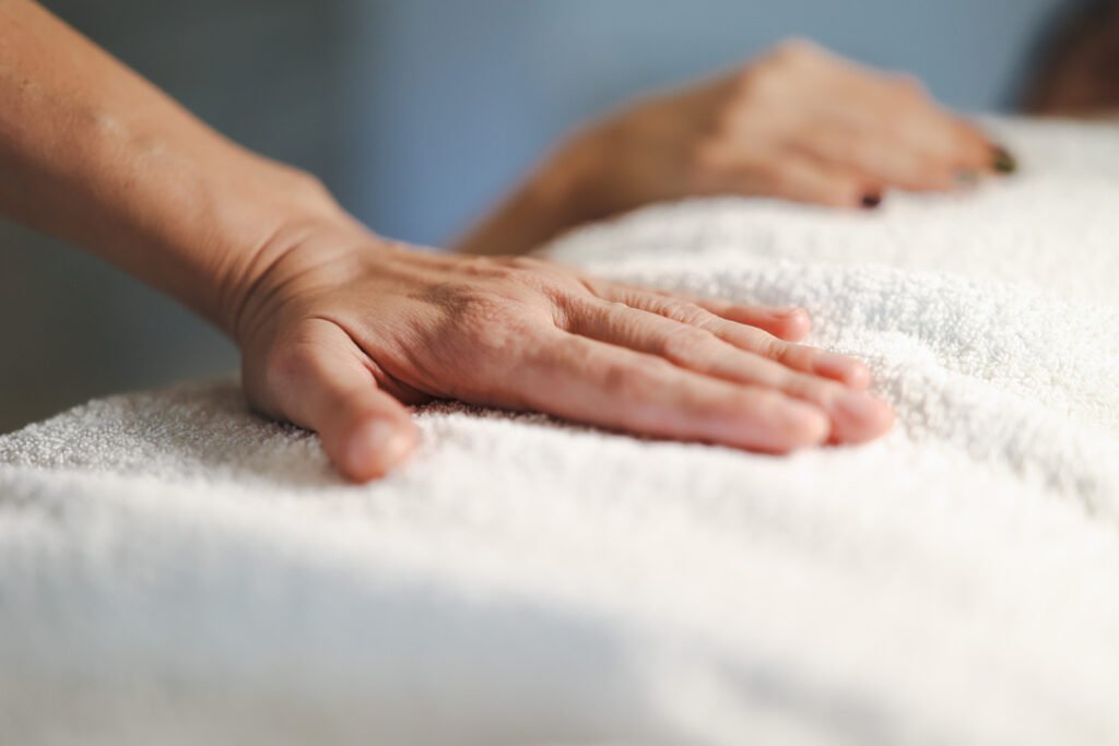 Echi di Flora benessere femminile trattamento Reiki contatti