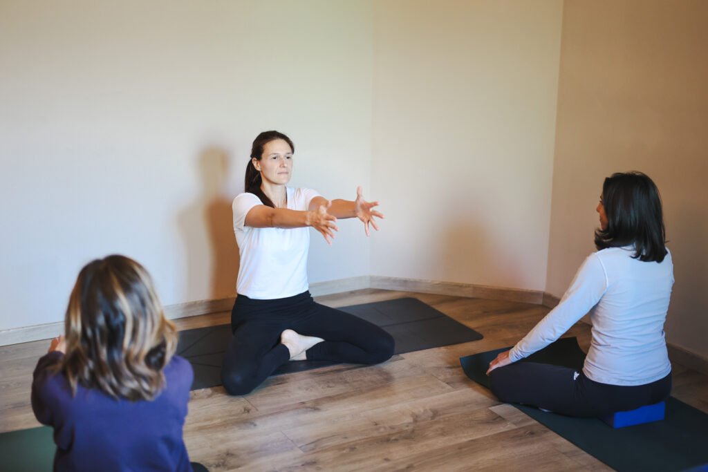 Echi di Flora salute digestiva percorsi benessere femminile hatha yoga pranayama e meditazione
